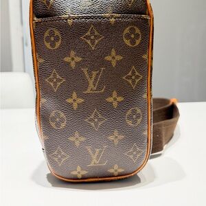 Louis Vuitton Monogram Brown Belt Bag